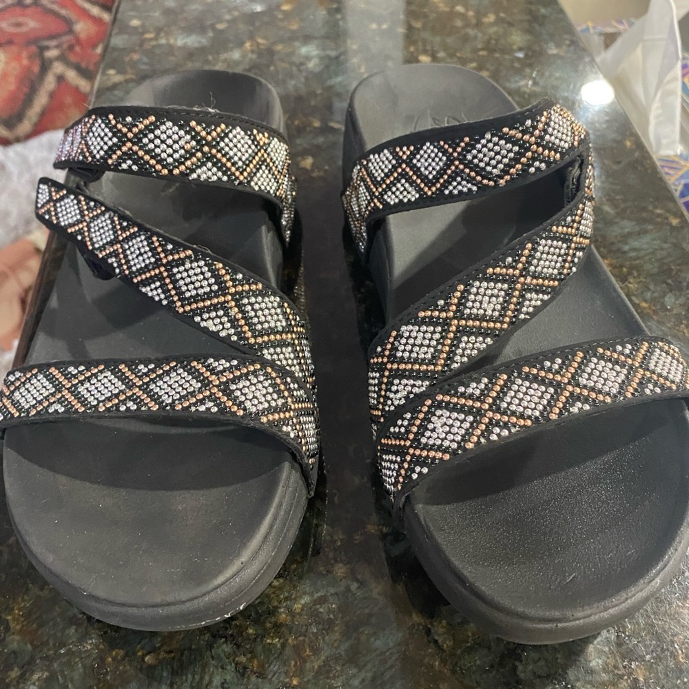 Skechers ~ ArchFit~ Sz 8~ very gently worn~